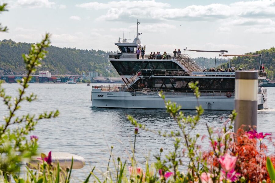 Oslo: Electric Boat Cruise with Brunch - Finding Rådhusbrygge 2 near Aker Brygge