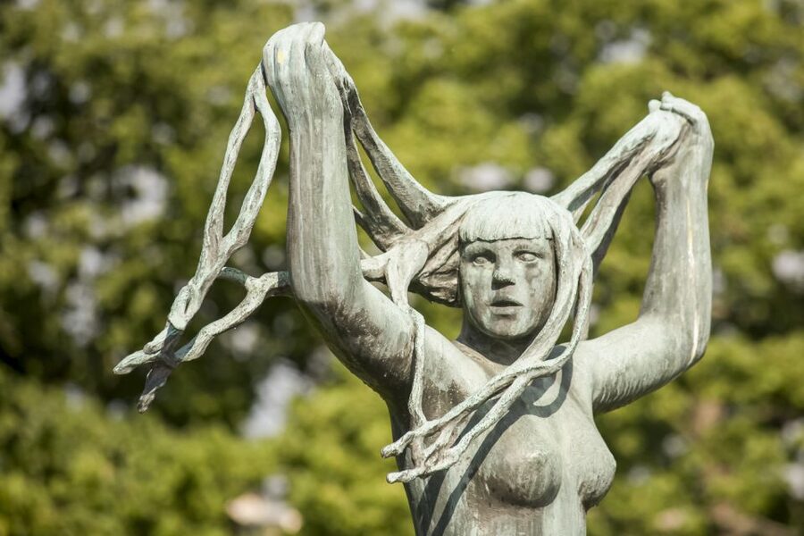 Oslo: Grand City Sightseeing Tour by Bus with Fjord Cruise - Choosing between the Folk Museum and Kon-Tiki