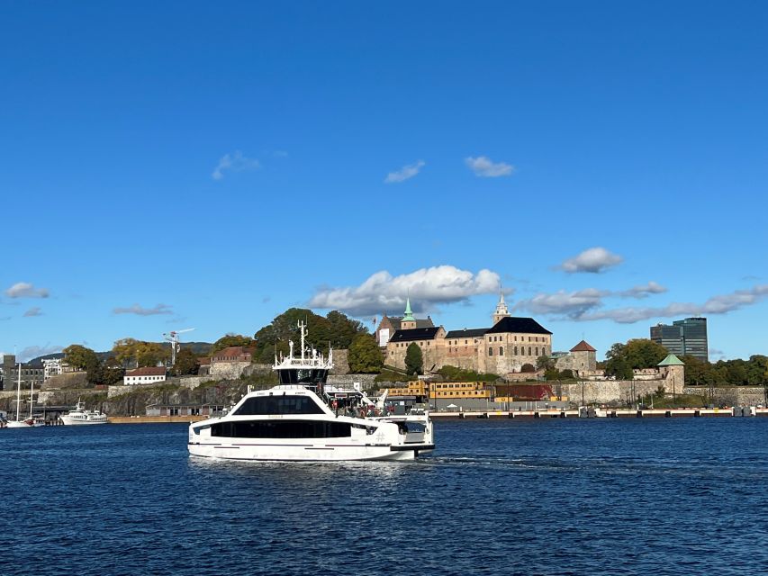 Oslo: Guided Oslo Highlights Tour by bus & Oslofjord cruise - Holmenkollen: Oslo’s high point and weather gamble