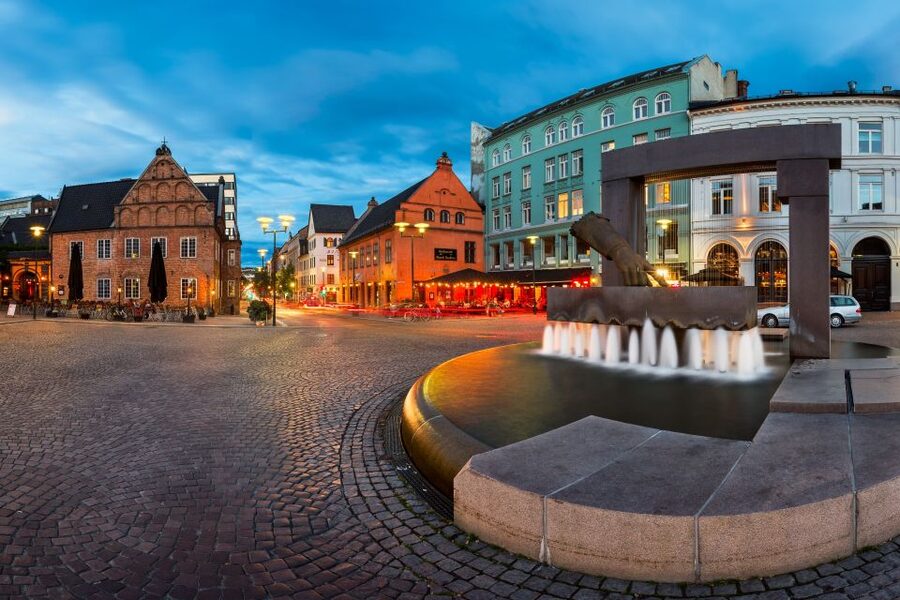 Oslo: Historic Myths & Legends Evening Walking Tour - Key points to know before booking