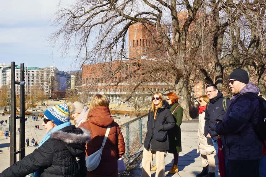 Oslo: History, Art and Secrets Tour - The Oslo Stock Exchange and a look at commerce