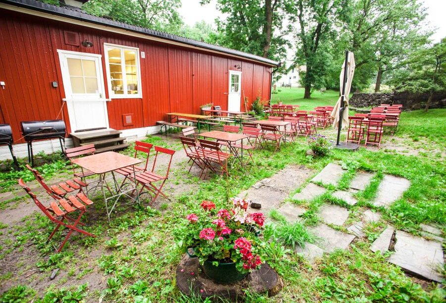 Oslo Island Walks: Island Hopping Tour - Lindøya: wooden cottages and a possible swim