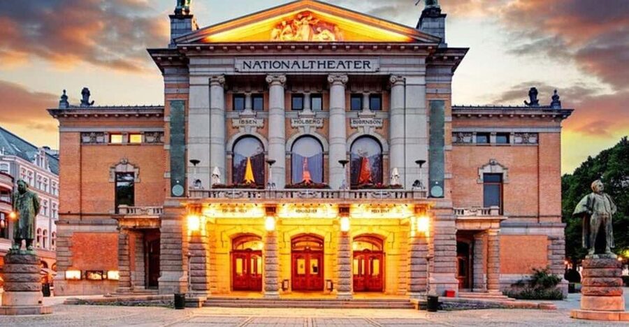Oslo : Must-See Attractions Walking Tour With A Guide - Choosing between museums and Vigeland Park