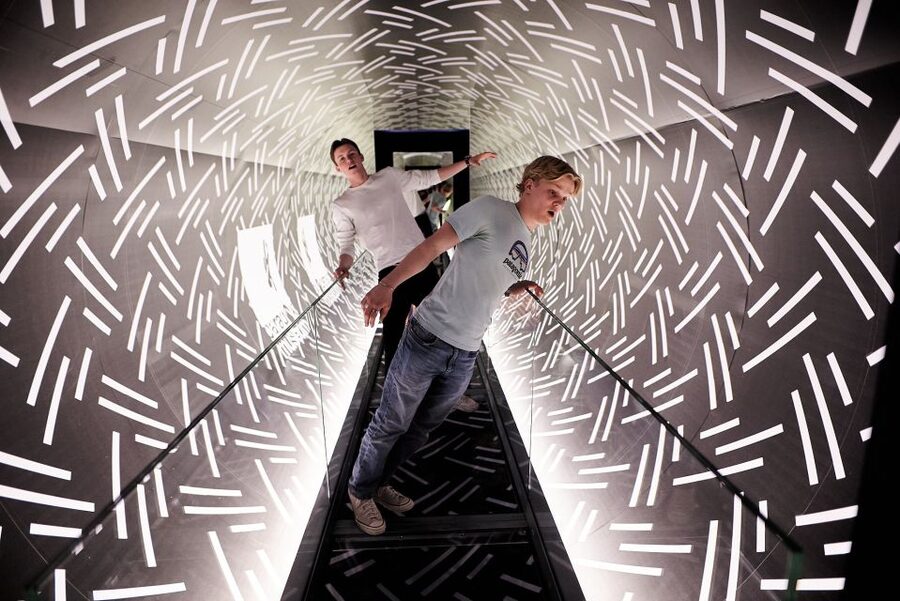 Oslo: Paradox Museum Entry Ticket - Why the photo points matter