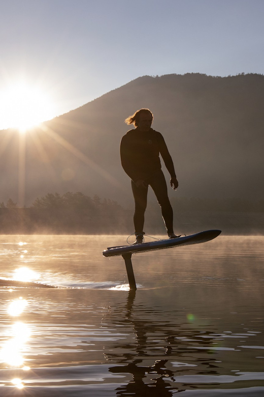 Oslo: Private water adventure and E-Foil rental - Learning the board, controller, and foil