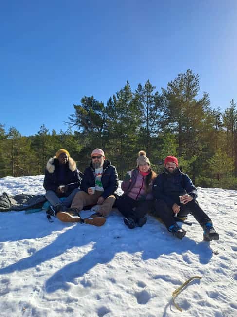 Oslo: Scenic Forest Hike with Dog & Local Guide - A Lake, Norwegian Waffles, and a Proper Break