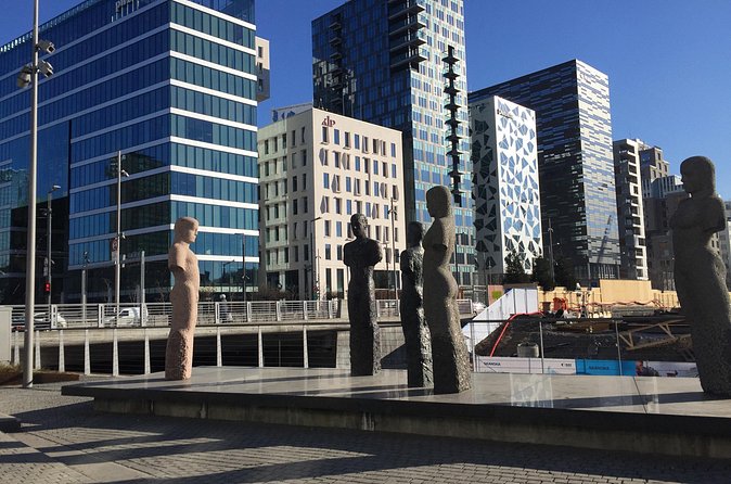 Oslo sights by car - Walking through Vigeland Park