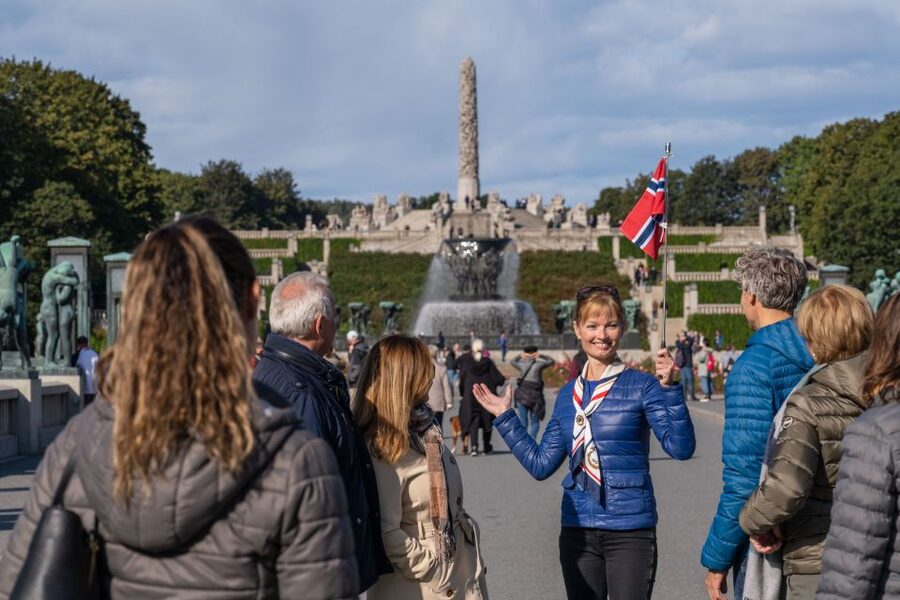 Oslo: Sightseeing with Holmenkollen Ski Jump & Vigeland Park - Should you book the Oslo Holmenkollen and Vigeland tour?