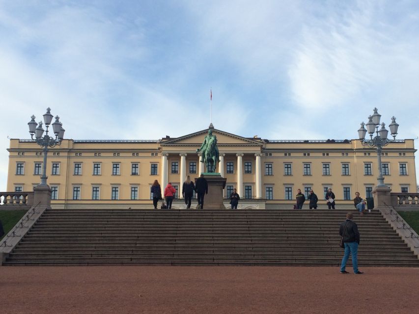 Oslo: Sightseeing with Holmenkollen Ski Jump & Vigeland Park - Walking through Vigeland Sculpture Park