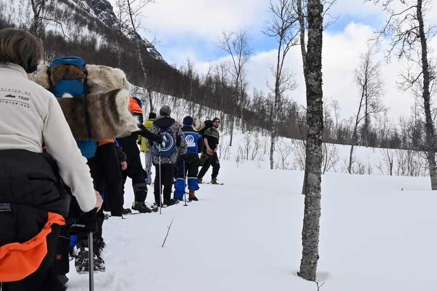 Oslo: Snowshoeing in the Forest with Norwegian BBQ - Setting out on snowshoes