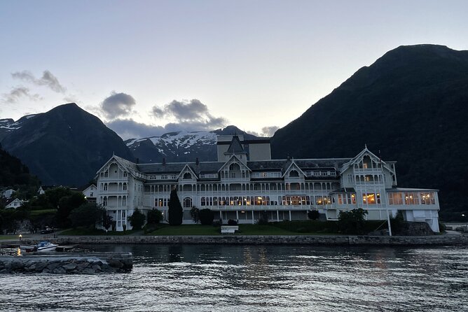 Private Cruise from Bergen to Sognefjord, Flåm and Nærøyfjord - Balestrand, Kviknes Hotel and the overnight choice