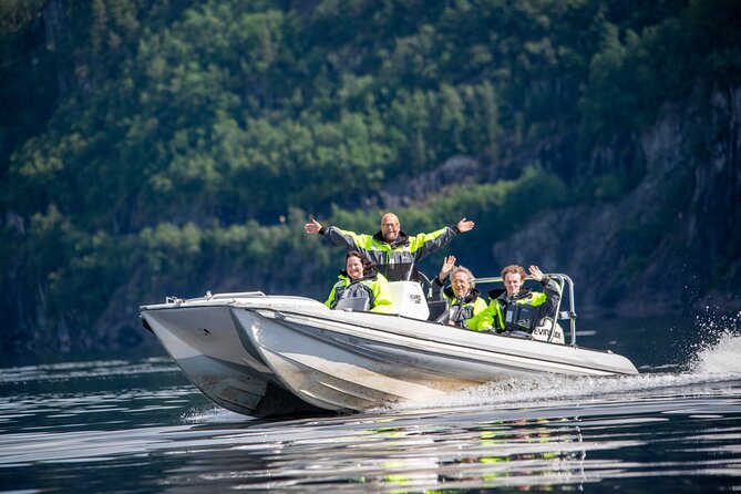 Private Cruise: Mostraumen by Zodiac or Lux Pontoon Boat - Veafjorden: the quiet centerpiece