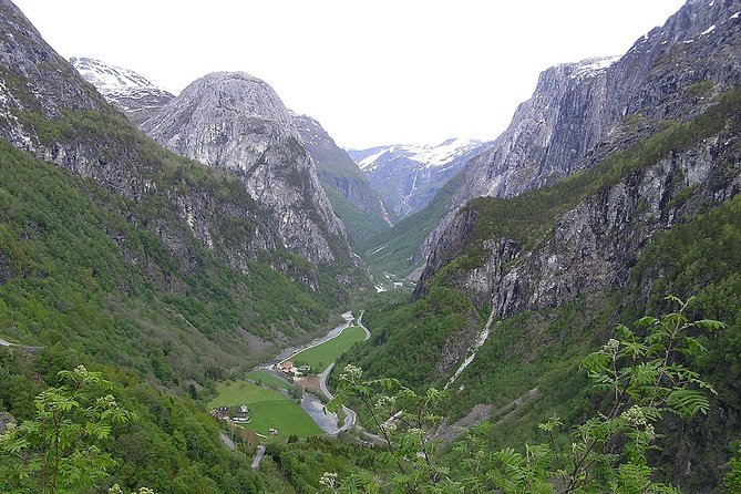 Private Full Day Trip From Oslo To Bergen with Sognefjord And Flam Railway - Option three: free time in Flåm