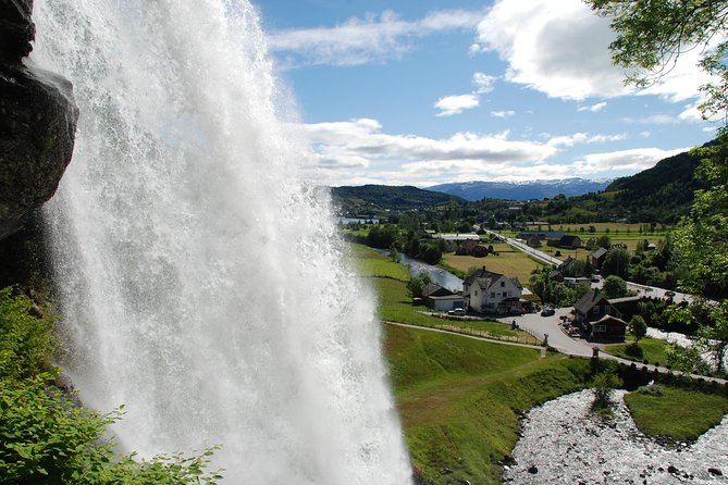 PRIVATE GUIDED TOUR: Folgefonna Glacier & Bondhus Valley from Bergen, 10 hours - Hardangerfjord and the ferry to Jondal