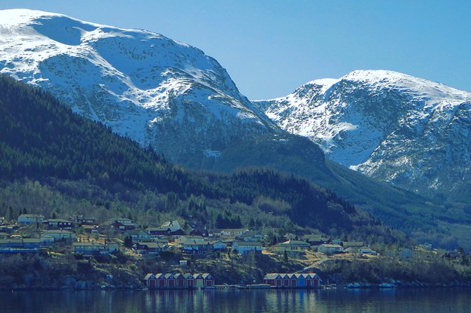 PRIVATE GUIDED TOUR: Folgefonna Glacier roundtrip from Bergen, 8 hours - Glacier hiking requires extra planning