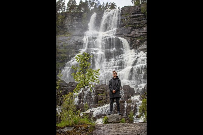 PRIVATE GUIDED TOUR: Highlights of Norway – Trip to the Sognefjord – WINTER - Stalheim, two waterfalls, and a closed road