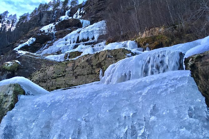 PRIVATE GUIDED TOUR: Highlights of Norway – Trip to the Sognefjord – WINTER - Gudvangen at the end of Nærøyfjord