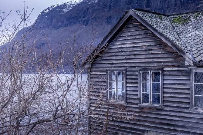 Private Guided Tour in Fjords & Waterfalls of Hardanger Norway - Fossen Bratte and the 79-meter Bridal Veil