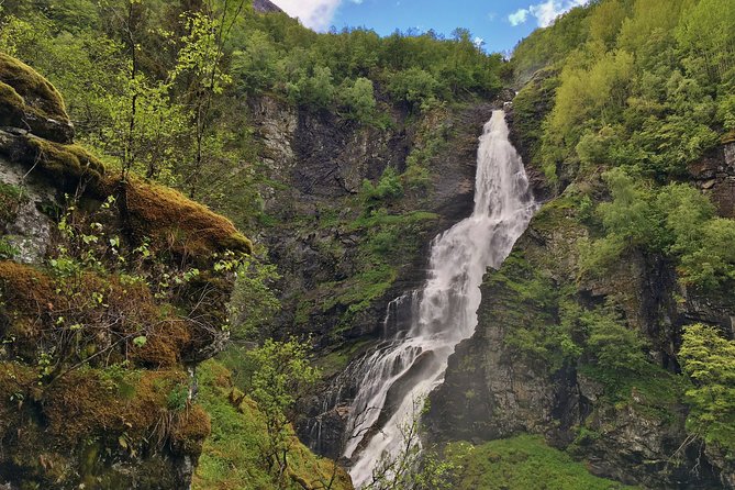 PRIVATE GUIDED TOUR: Norway's Highlights–Viking Special, 11 h - Stalheimskleiva and its two waterfalls