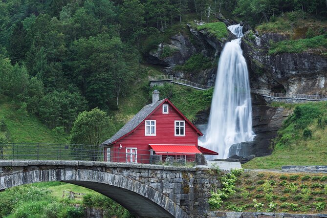 Private Guided Tour of Bergen and the Best of Norwegian Fjords - Steinstøberget: Mountains, Water, and Apple Trees