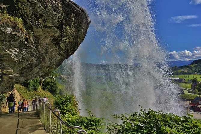 PRIVATE GUIDED TOUR: Queen of the Fjords - tour from Bergen, 6 hours - Five details that shape the day