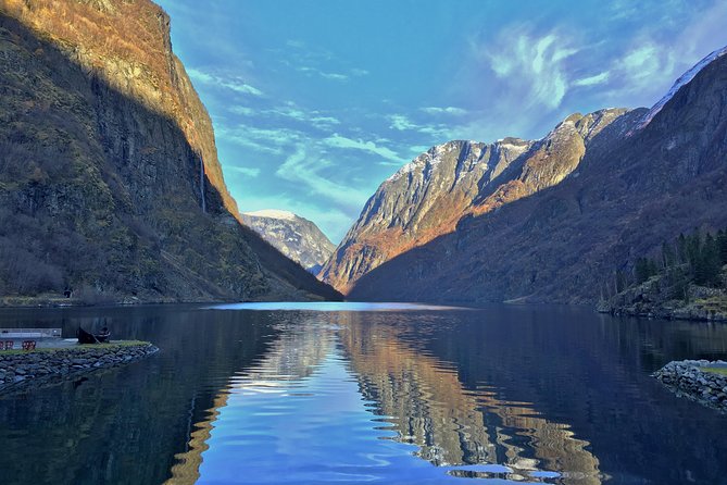 PRIVATE GUIDED TOUR: The Heart of Norway – Viking Special, 8-9 hours – WINTER - Stalheimsfossen and Sivlefossen on foot