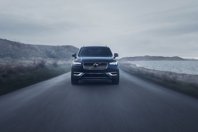 Private sightseeing in a Volvo XC 90 All inclusive museum/guiding - What four hours really gives you