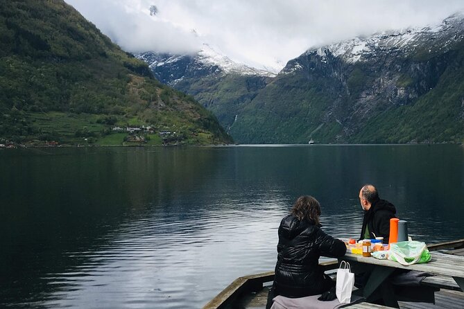 Private tour Geiranger and Glaciers 1 to 15 people - Why the guide can make or break this route