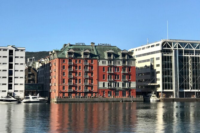 Private Walking Tour- Bergen Classics - Ending at the Fløibanen ticket office