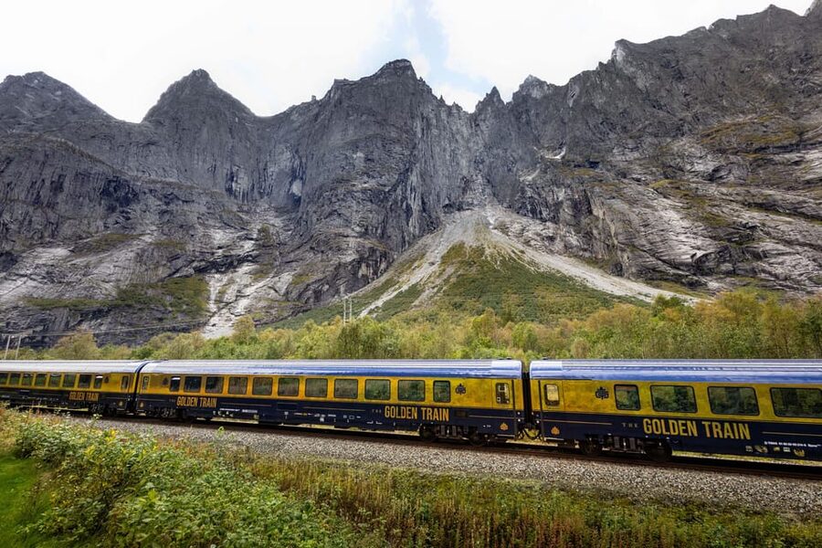 Romsdalen: Rauma Railway Golden Train with Guide - Bjorli: a useful pause with limited sights