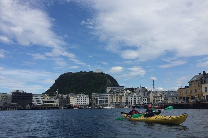 Sea Kayaking In Ålesund - Single or double kayaks: an important booking detail
