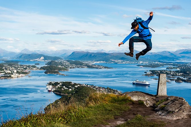 Seakayak And Hike in Ålesund - Lunch keeps the six-hour day workable