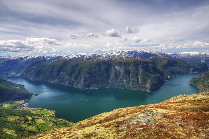 Self-Guided Bergen to Oslo Daytrip With Flamsbana & Fjordcruise - Leaving Bergen Station for Voss