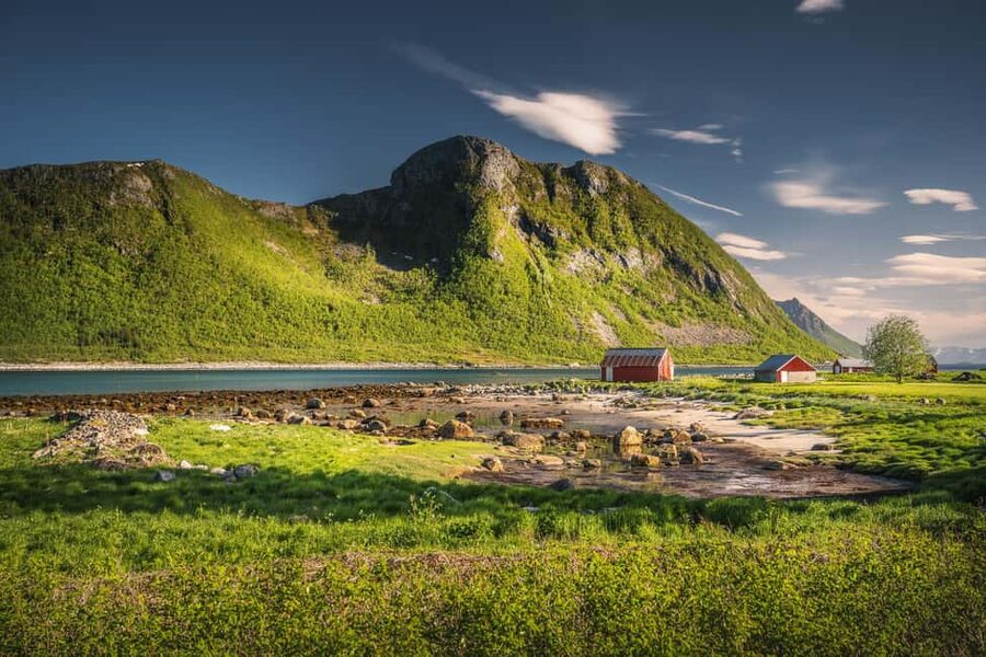Senja: Guided Tour around Senja - Tungeneset brings the open sea into view