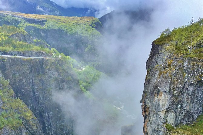 SEVEN WATERFALLS TOUR: Private roundtrip to the Hardanger Fjord, 12 hours - Husedalen, Tveitafossen, and the waterfall valley