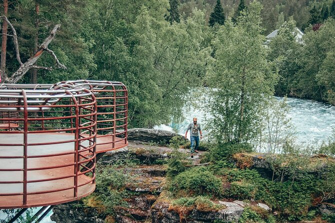 Sightseeing Tour in Trollstigen - Land of Trolls - Kokarsteinen and the first Storfjord views