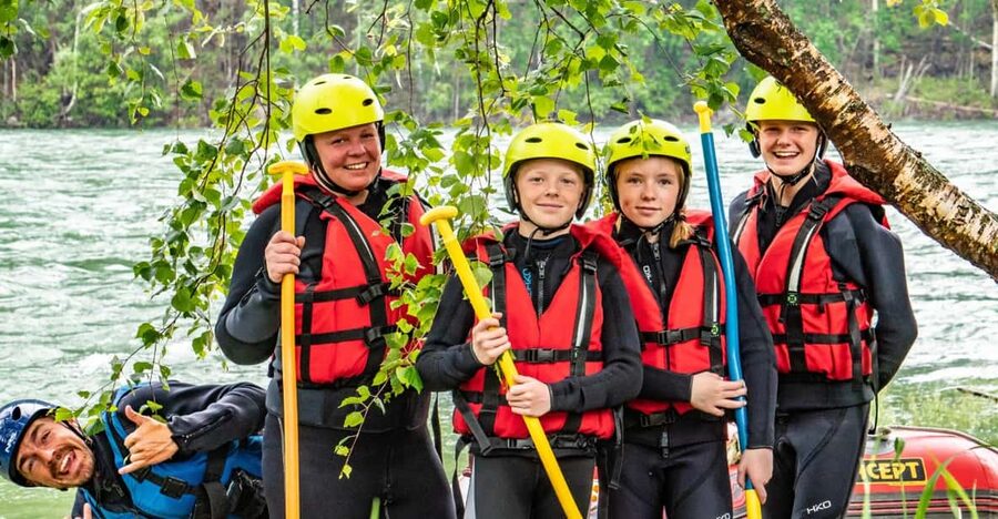 Sjoa: Rafting Adventure for Families - The BBQ house finish with cake and photos