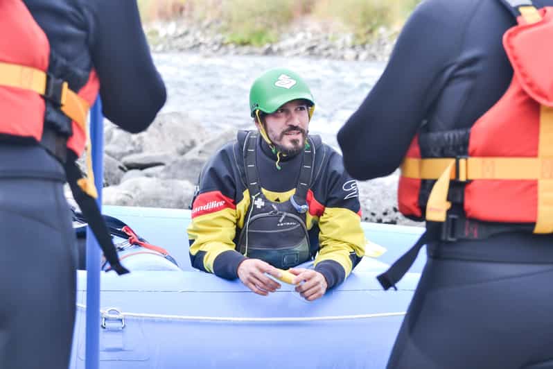 Sjoa: White Water Rafting Short Trip - Getting ready at the base