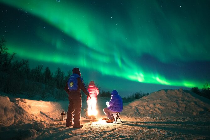 Small Northern Lights Tour Max 8 Guests Pickup and Photography - A small group matters when the weather turns