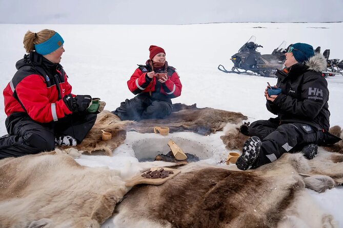 Snowmobile and Icefishing Adventure - What the wide Arctic setting gives you