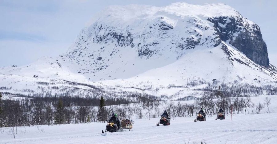Snowmobile Safari in the mountains of Helgeland! - Why this snowmobile safari feels different