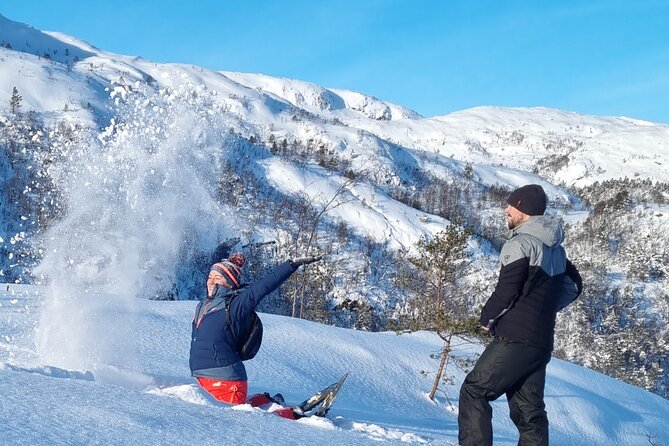 Snowshoe hiking in Bergen - Public tour - Local stories instead of silent sightseeing