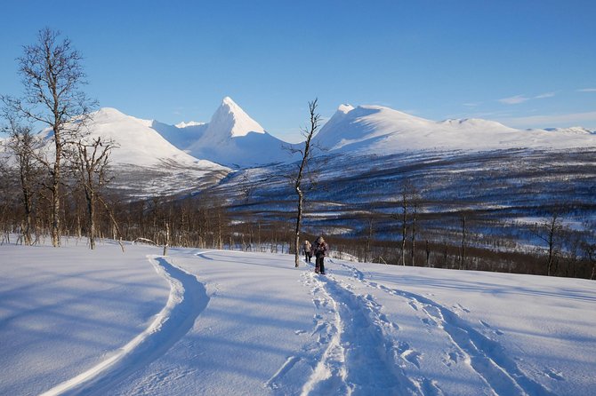 Snowshoeing With A View - What the Small Group Changes
