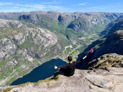 2-Day Adventure with Preikestolen & Kjerag Hikes