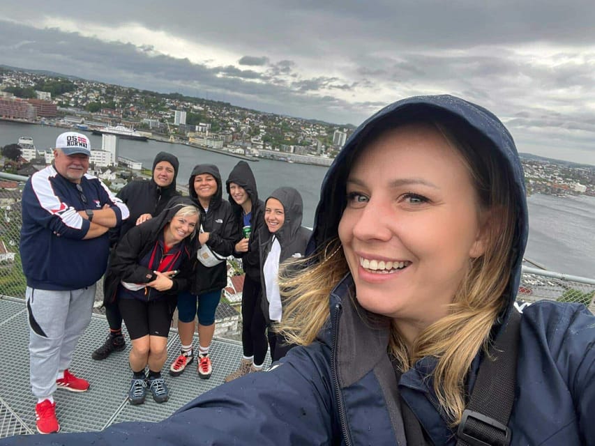 Stavanger: City Highlights Bus and Walking Tour - Sverd i fjell and the meaning of three swords