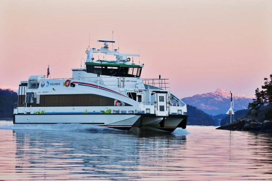 Stavanger: Fjord Cruise to Lysefjord and Pulpit Rock - Weather, Commentary, and the Real Drawbacks