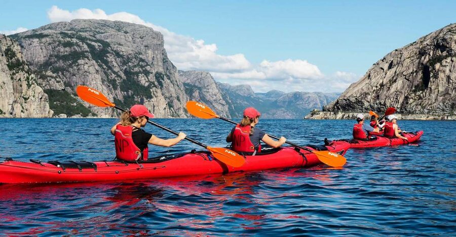 Stavanger: Guided Kayaking in Lysefjord - The short walk to the water