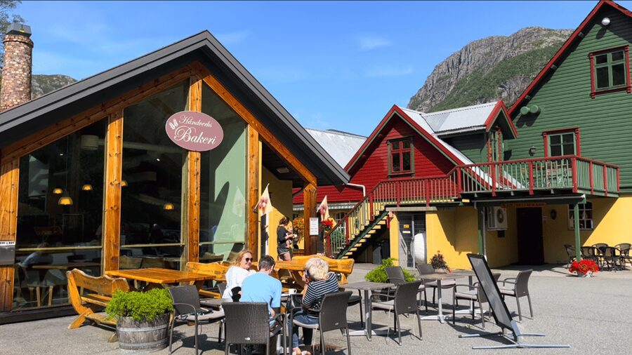 Stavanger: Månafossen Waterfall Hike with Traditional Meal - Why this six-hour outing works