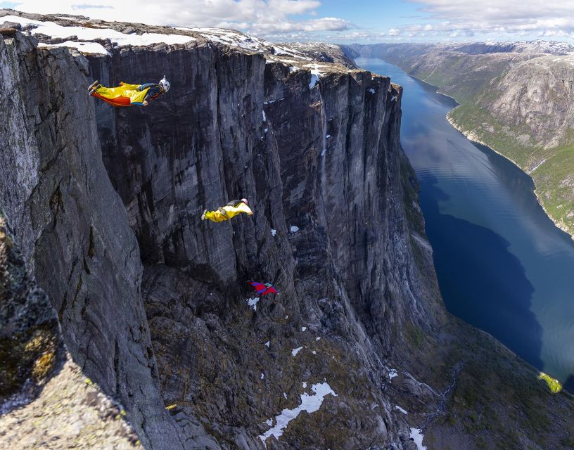 Stavanger: Off-Season Hike to Kjerag + Packed Lunch - Off-season conditions change the whole experience