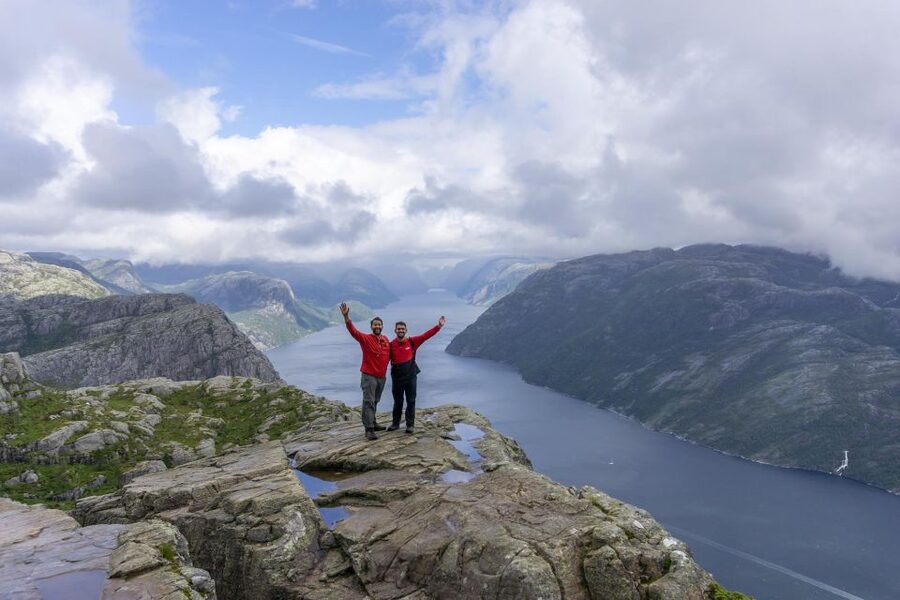 Stavanger: Preikestolen Classic Hike and Side Trail - Reaching the 604-meter cliff